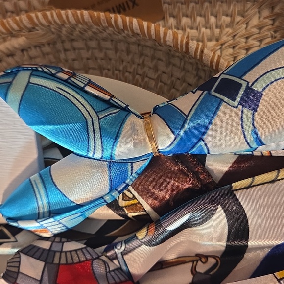6 Silk Scarf Collection - Multicolor - Picture 4 of 7